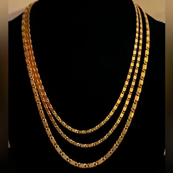 NWT 🍀 Lucky Brand 🍀 three strand gold necklace - Picture 2 of 5
